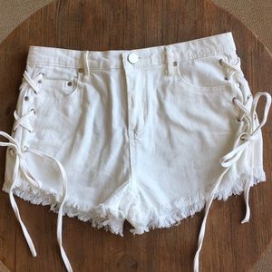 nwt essue white jean shorts with ties